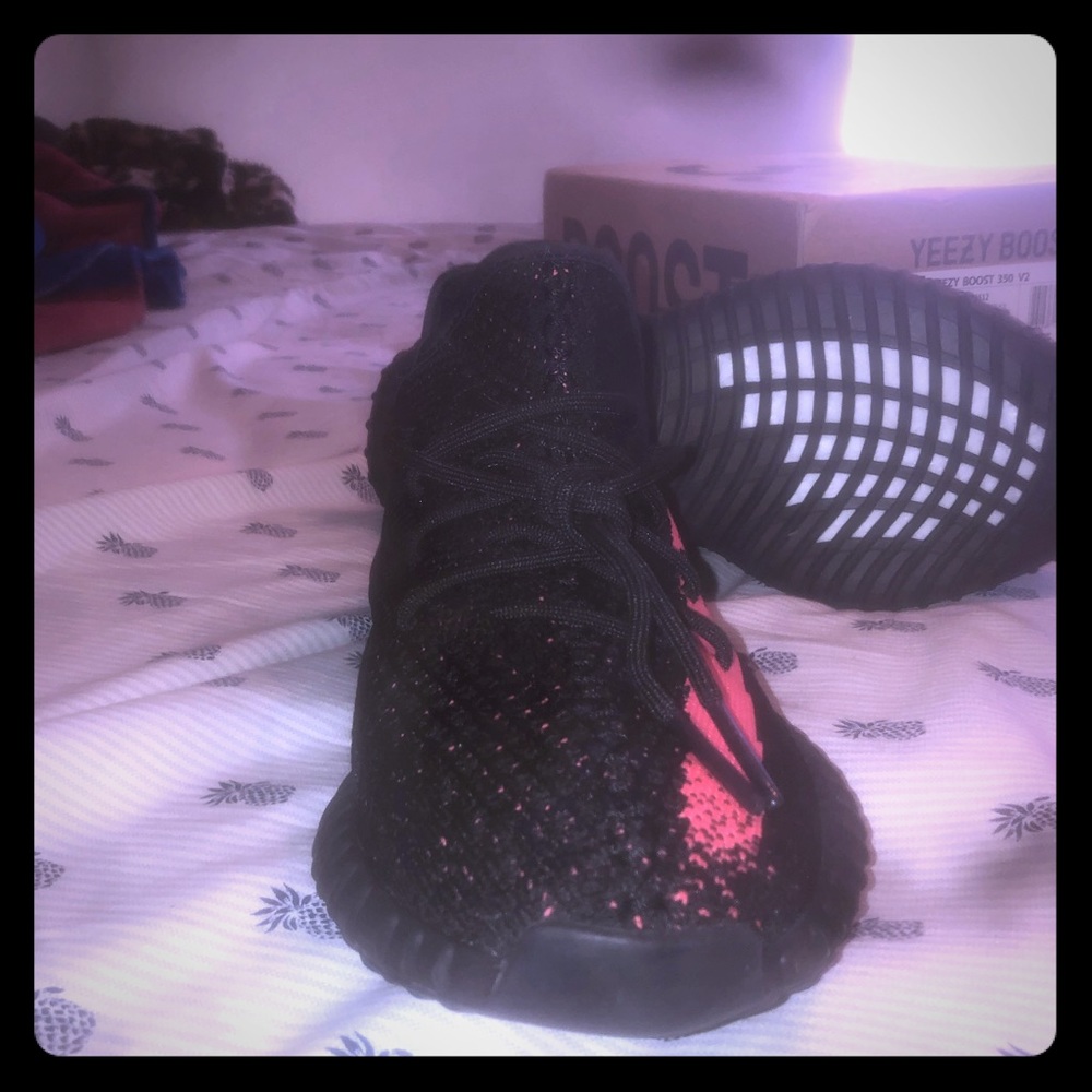 Adidas yeezy 350 Core black/red